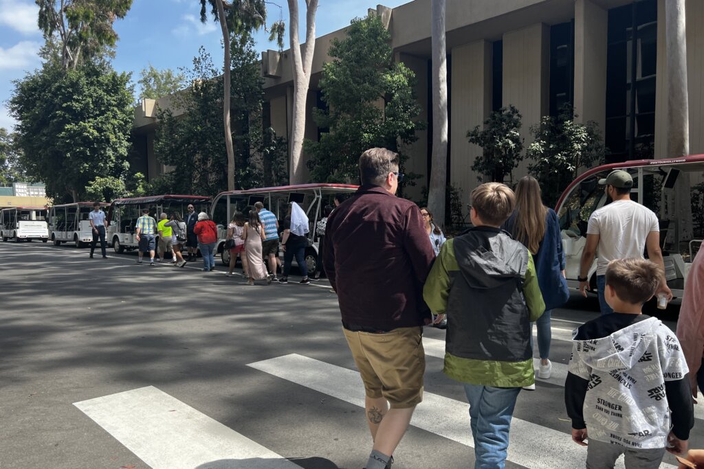 warner brothers tour friends